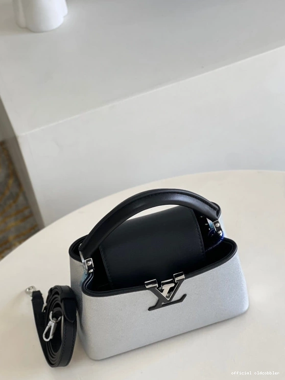 Official oldcobbler LOUIS MINI CAPUCINES VUITTON 0811